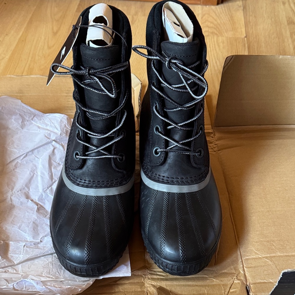 Sorel Men's new size 9.5 Cheyanne II Black and Gray Waterproof Boots duck - Picture 4 of 10